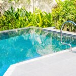 Justiça mantém condenação de condomínio após morador cair em piscina
