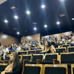 Em assembleia, professores da UnB aprovam indicativo de greve