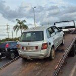 Carro com R$ 15 mil em multas e sem licenciamento é guinchado no DF