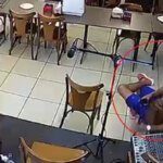 Grupo furta equipamentos e carro de cantor em bar de Taguatinga