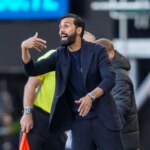 Arbeloa é multado em R$ 165 mil após atacar arbitragem da Premier League