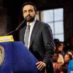Nova York abre investigação após ICE balear imigrante em frente a criança