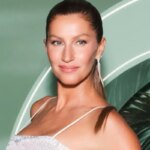 Gisele Bündchen é vista com pé machucado e usando muletas nos EUA
