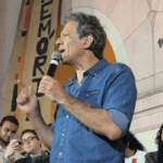 Na PUC-SP, Haddad comemora Datafolha e critica Flávio Bolsonaro