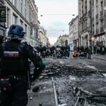 Protestos na França deixam 1 morto, 2.000 presos e 600 policiais feridos