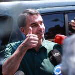 As garotas de Flávio na pandemia e o incômodo de Nunes Marques com Lula
