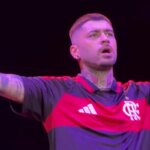 Ex-One Direction, Zayn usa camisa do Flamengo em show na casa do Palmeiras